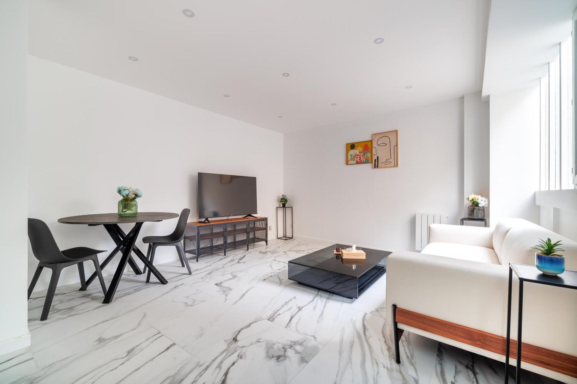 Asnières Spacious Flat For 4 People #1 מראה חיצוני תמונה